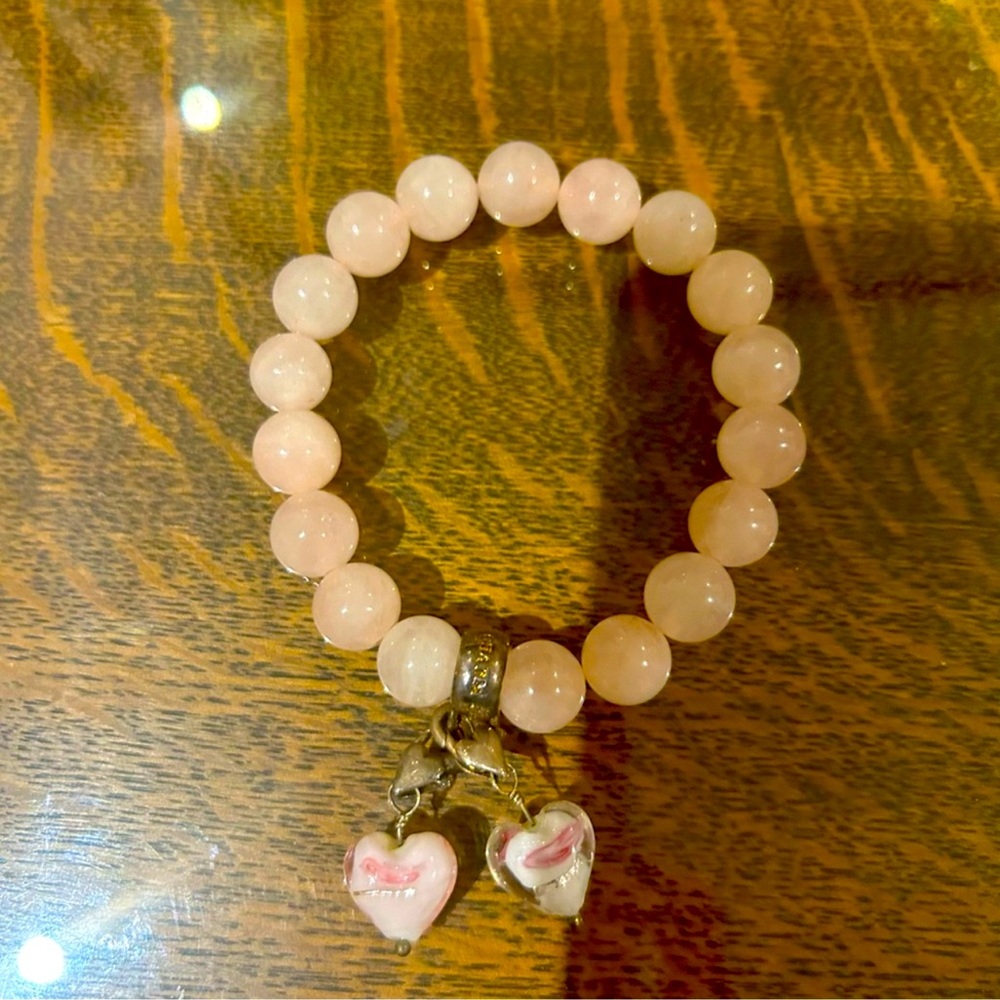 Lovely light pink stone bead bead bracelet with loveheart charms - Picture 1 of 3